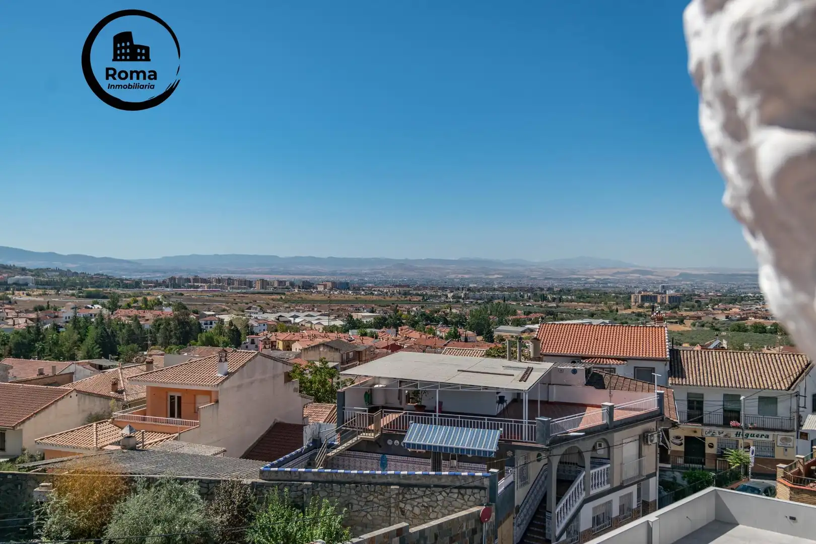 Casa aparellada amb terrassa en venda a Jun, imagen 16