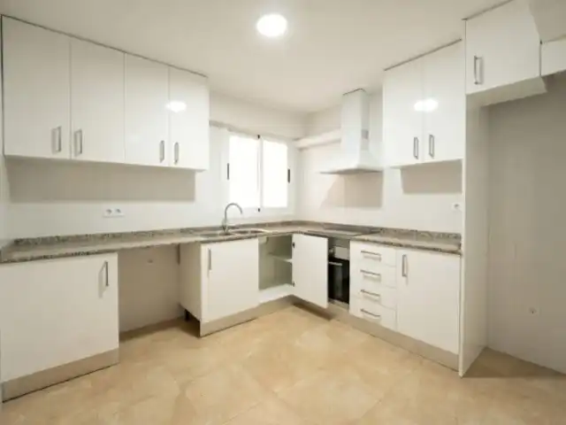 Kitchen of Flat for sale in Valencia  with Balcony