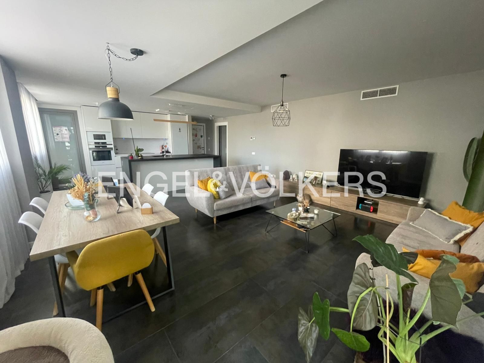 Sala d'estar de Àtic de lloguer en San Sebastián de los Reyes amb Aire condicionat, Calefacció i Jardí privat