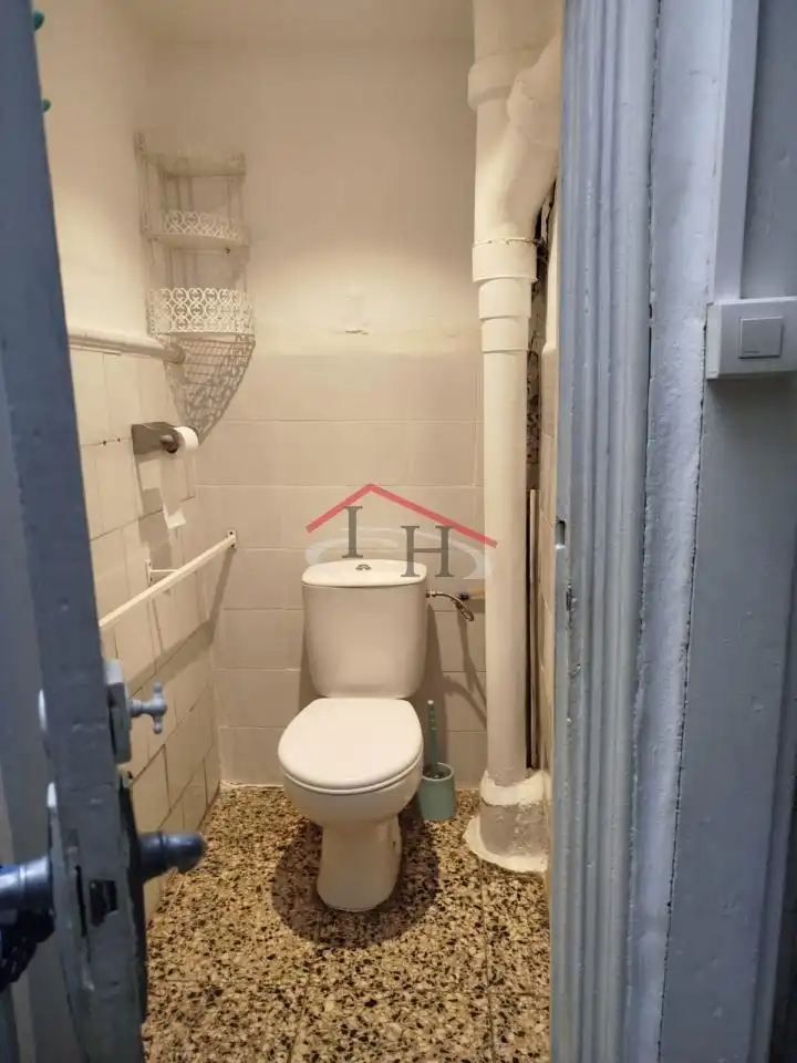 Bany de Casa o xalet en venda en León Capital  amb Calefacció, Jardí privat i Traster