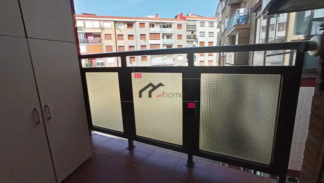 Terraza de Piso en venta en Barakaldo  con Calefacción, Trastero y Amueblado