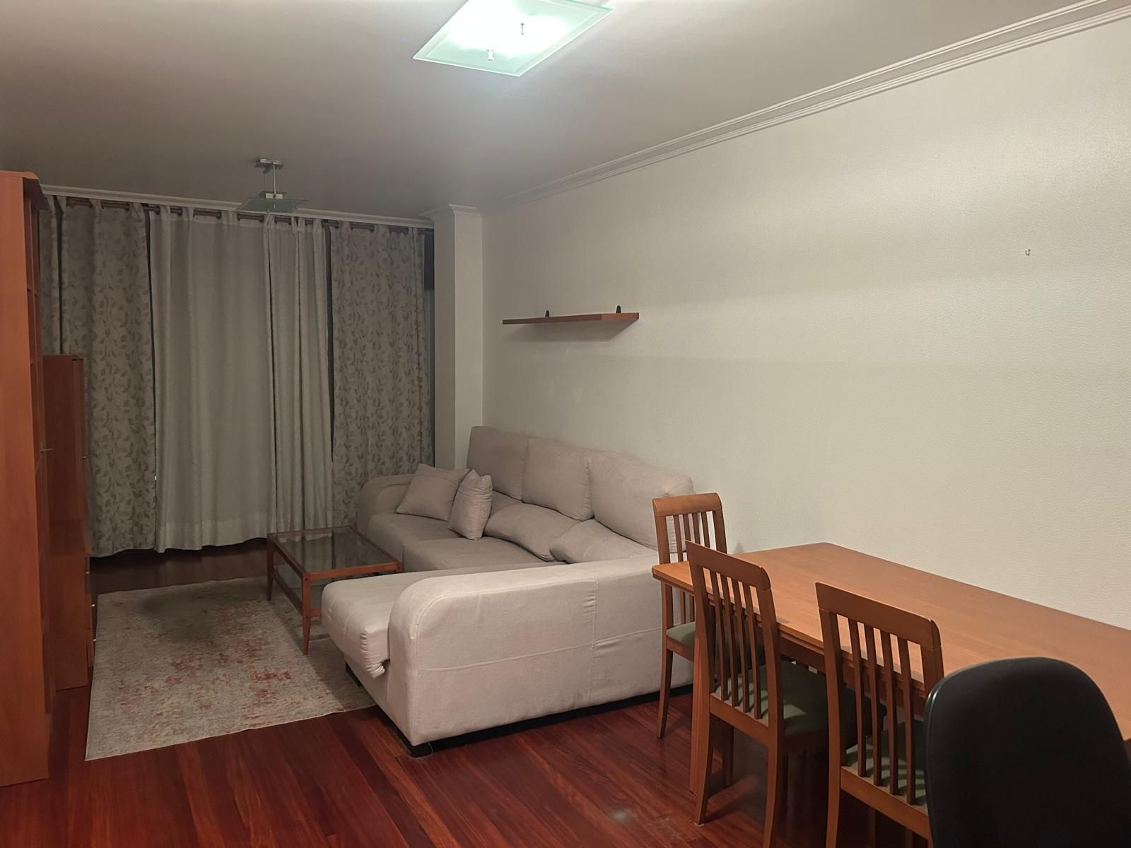 Living room of Apartment to rent in Pontevedra Capital   with Heating, Parquet flooring and Storage room