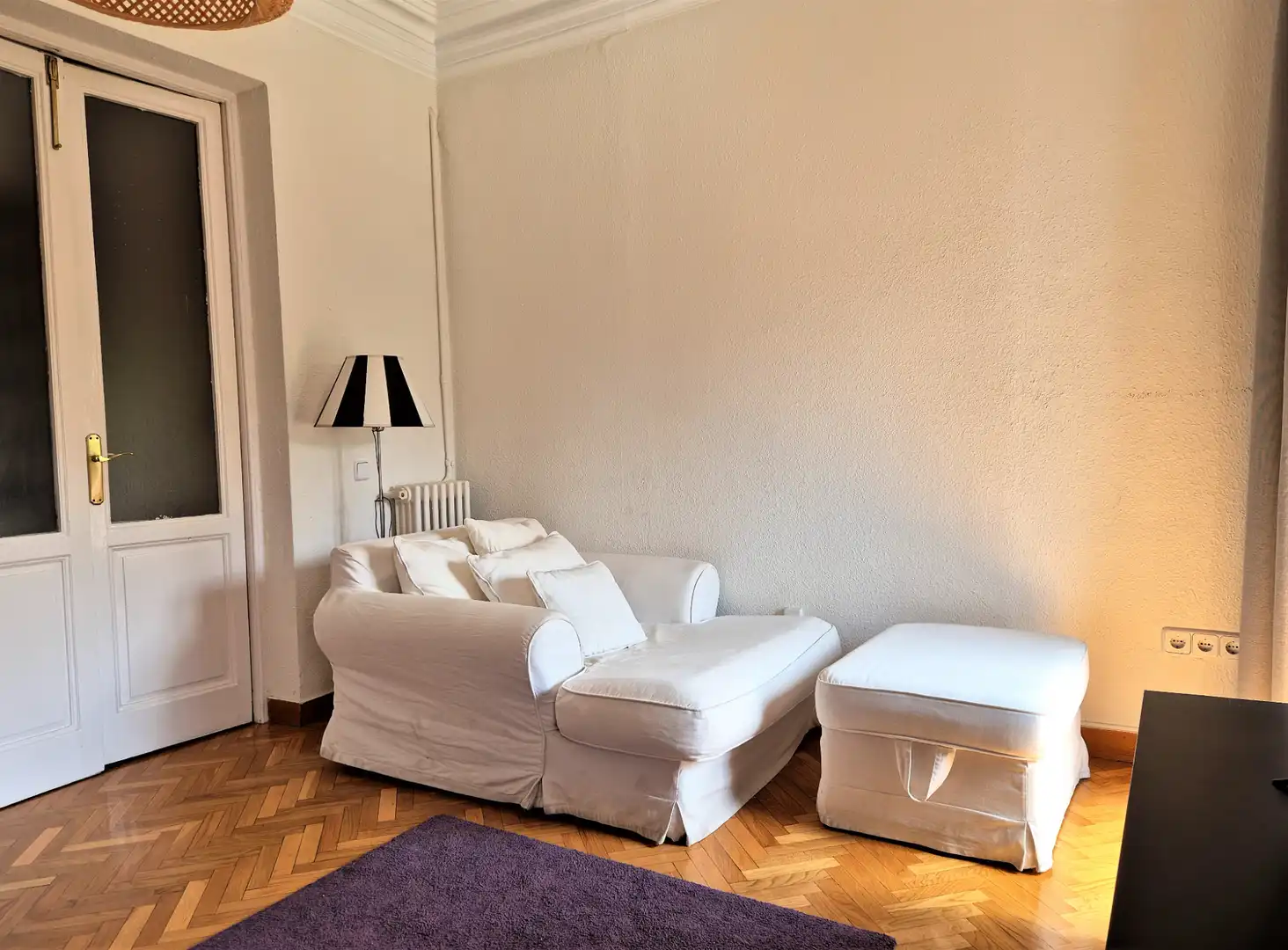 Living room of Flat for rent in Madrid  with Air Conditioner, Heating and Furnished