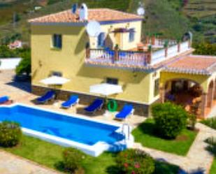 Jardí de Casa o xalet de lloguer en Torrox amb Aire condicionat i Piscina