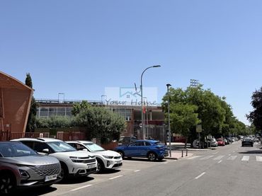 Flat with pool for sale in Calle de Londres