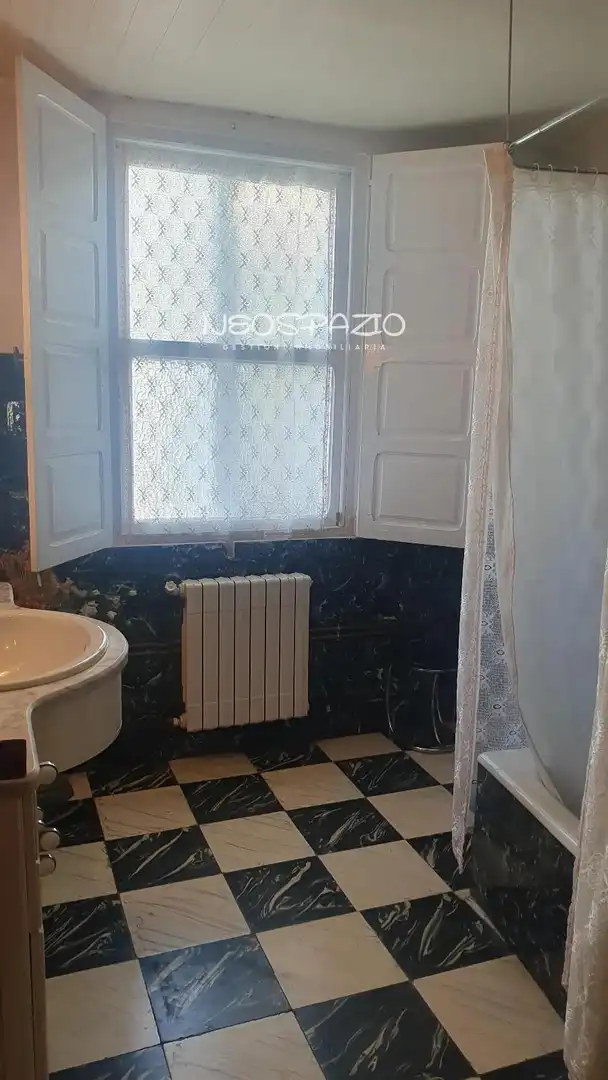 Baño de Casa o chalet en venta en Monterroso con Calefacción, Parquet y Terraza