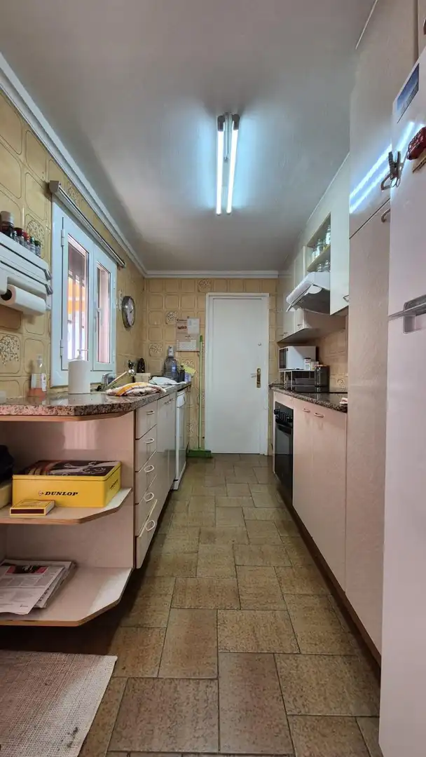 Cuina de Casa o xalet en venda en Castellar del Vallès amb Aire condicionat, Jardí privat i Terrassa