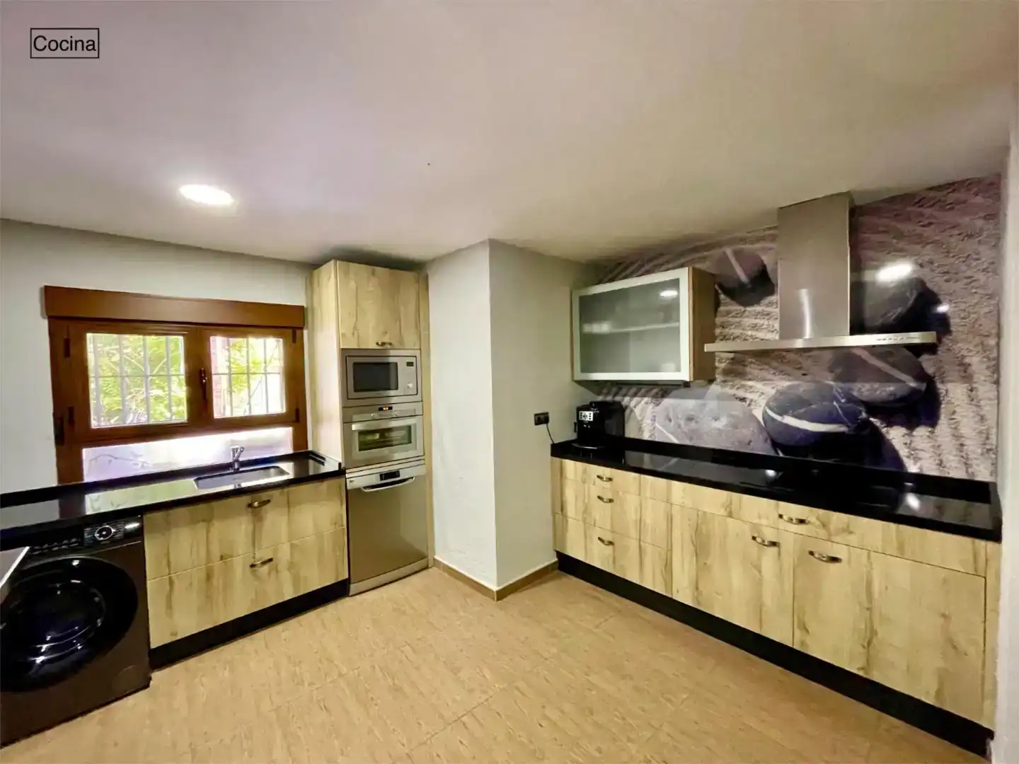 Cocina de Casa o chalet en venta en Casas del Castañar con Jardín privado, Trastero y Piscina