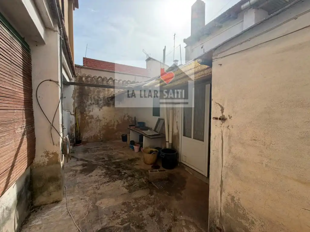 Vista exterior de Casa o xalet en venda en Llocnou d'En Fenollet