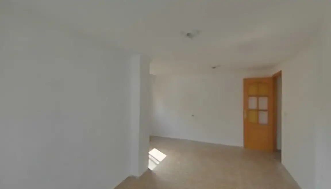 Piso en venta en Yátova con Balcón