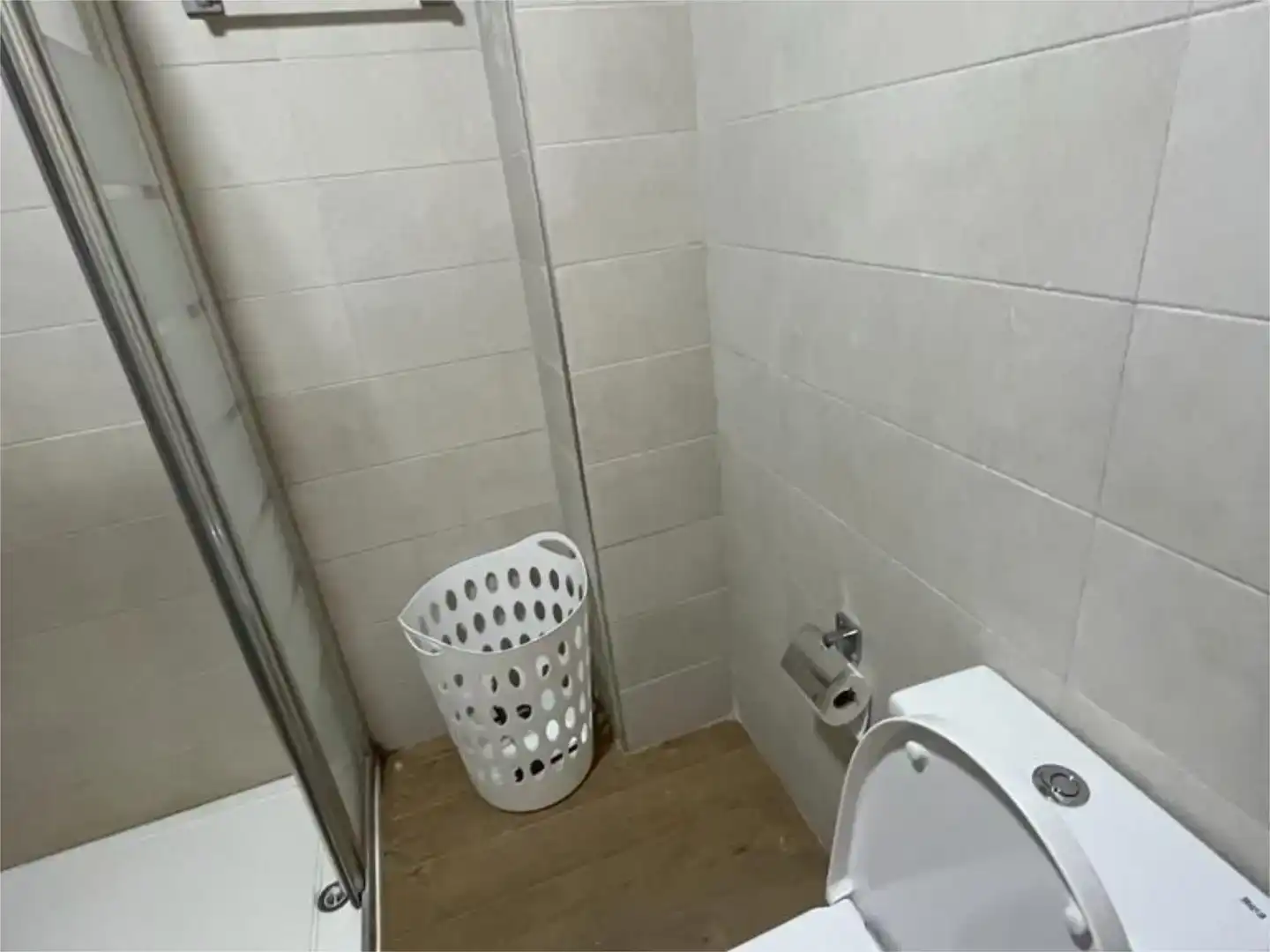 Bathroom of Flat for rent in Melilla  with Air Conditioner and Furnished