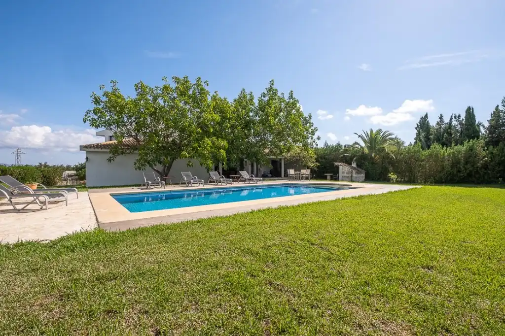 Garden of Country homes for sale in Alcúdia  with Air Conditioner, Heating and Private garden