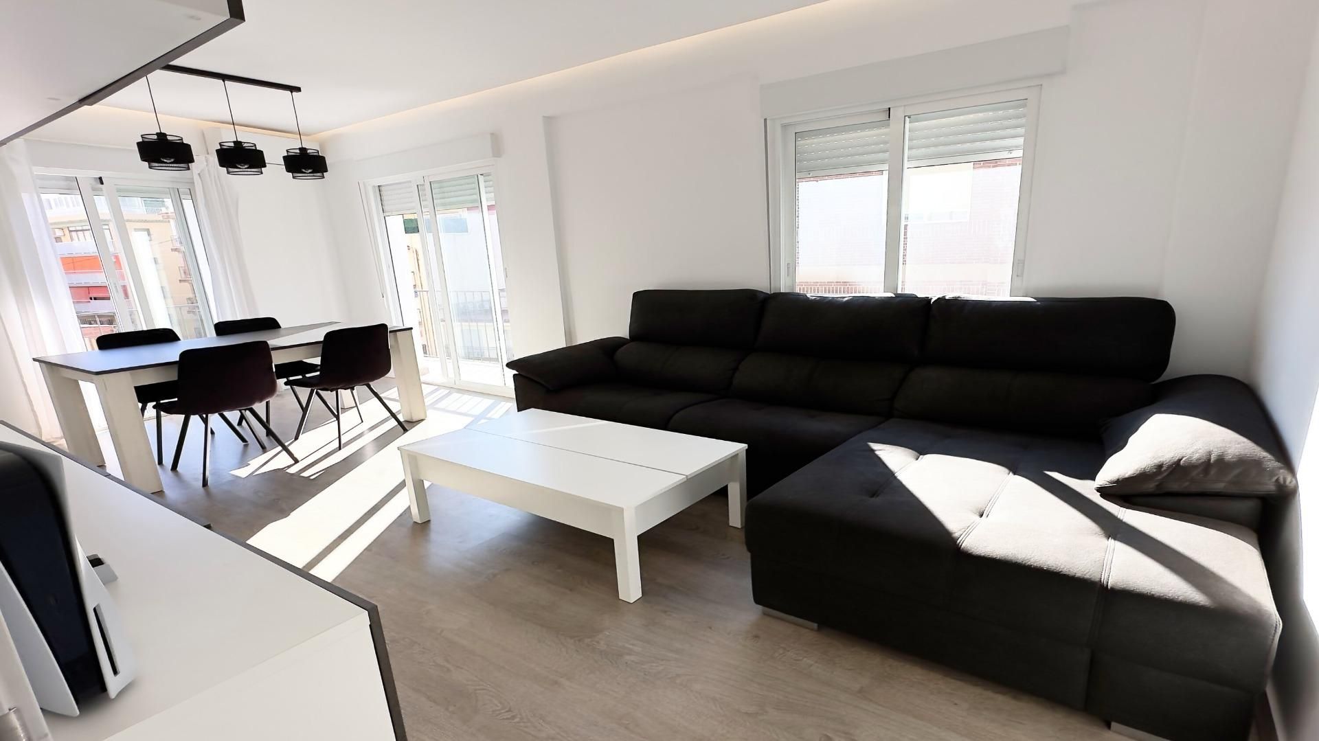 Living room of Flat for sale in Benidorm  with Air Conditioner, Parquet flooring and Balcony