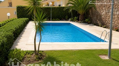 SEMINUEVO PAREADO CON PISCINA Y GARAJE EN URBANIZACION EL BOSQUE