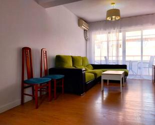 Sala d'estar de Apartament de lloguer en Alicante / Alacant amb Aire condicionat i Balcó