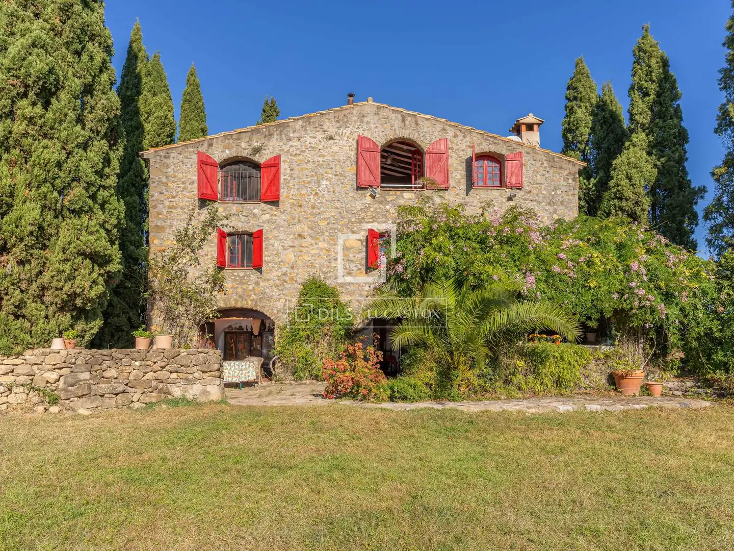 Vista exterior de Finca rústica en venda en Maià de Montcal amb Calefacció, Jardí privat i Traster