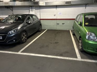 Parking with lift to rent in Calle Antoni Forrellad