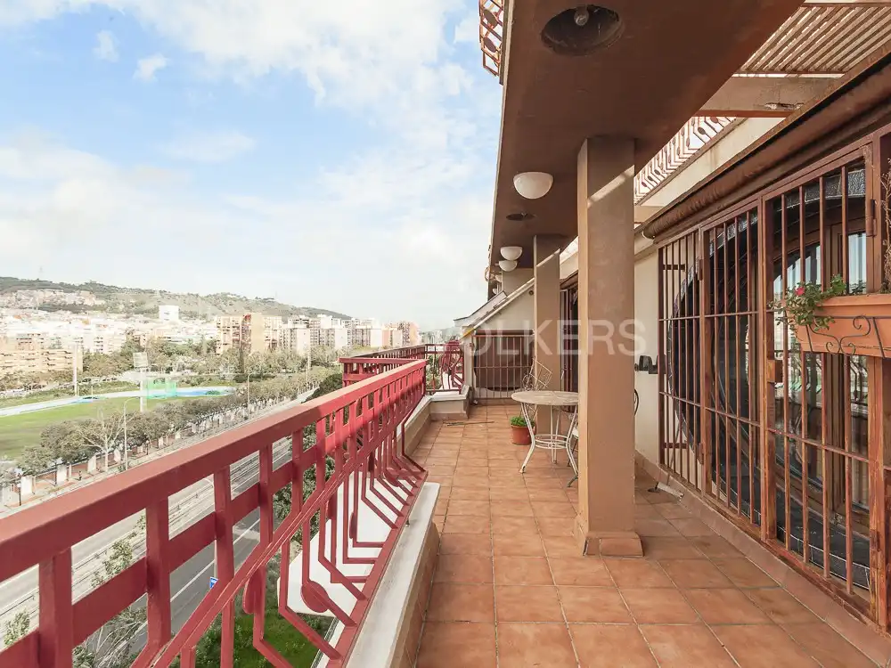 Außenansicht von Dachboden zum Verkauf in Barcelona mit Klimaanlage, Heizung und Terrasse
