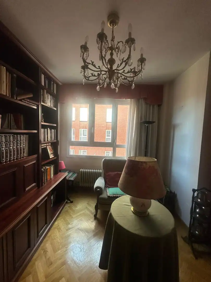Habitación de Piso en venta en León Capital  con Calefacción, Terraza y TV