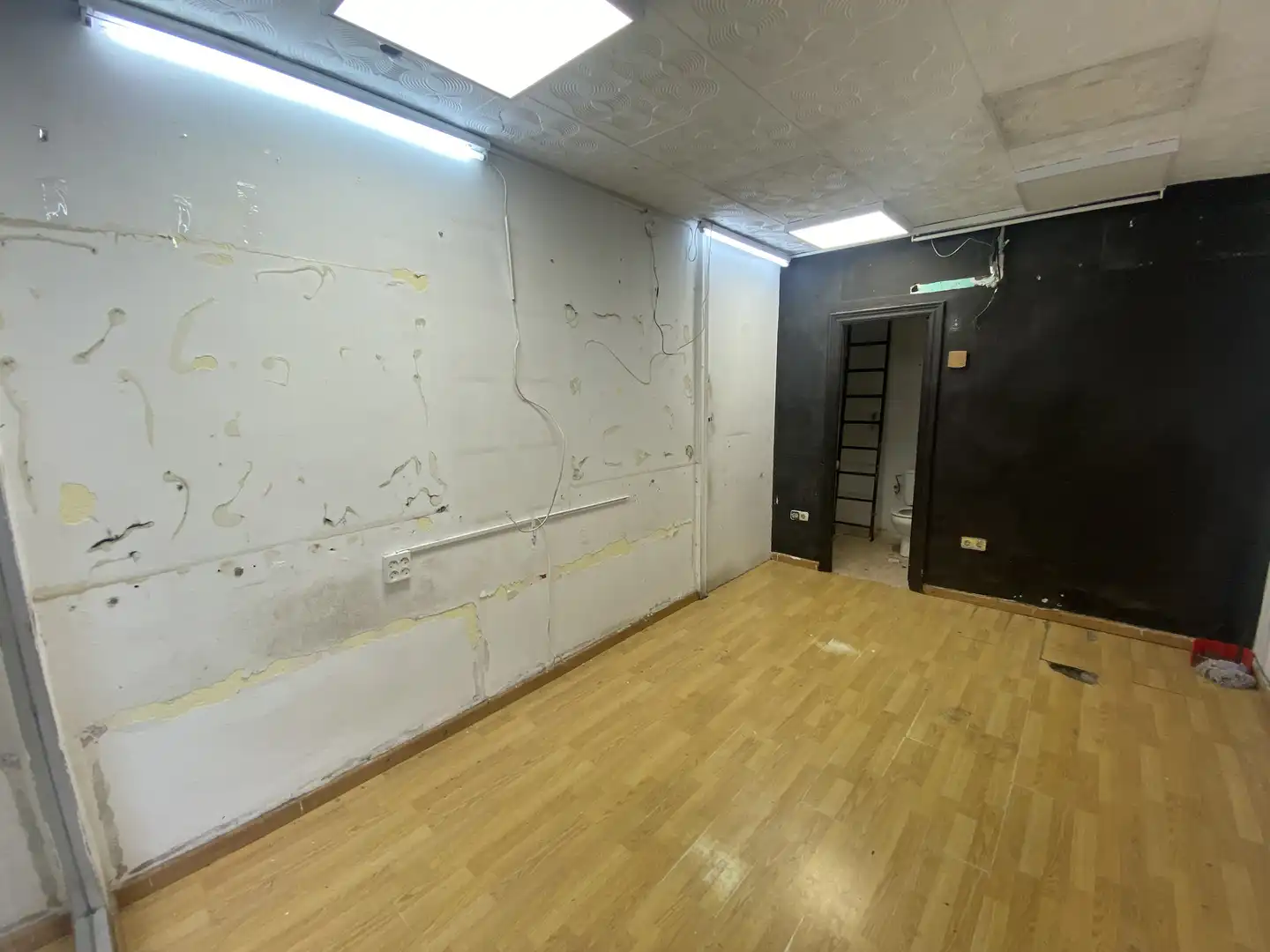 Local de alquiler en Barcelona con Parquet