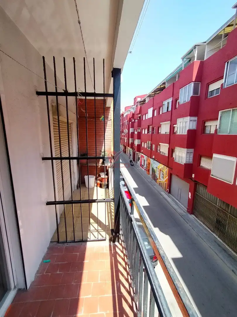 Vista exterior de Piso de alquiler en Cuenca con Calefacción, Terraza y Amueblado