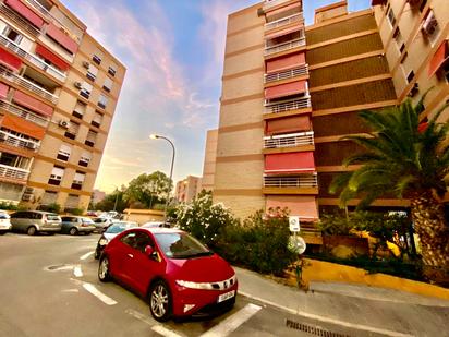 Vista exterior de Pis en venda en Alicante / Alacant amb Terrassa