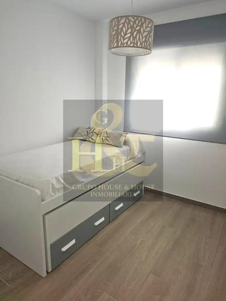 Habitación de Planta baja en venta en Chipiona con Aire acondicionado, Jardín privado y Trastero