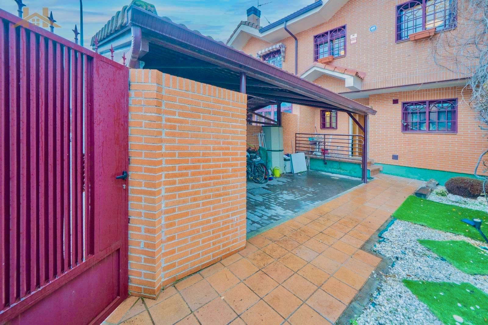 Exterior view of Single-family semi-detached for sale in Collado Villalba  with Air Conditioner, Heating and Private garden