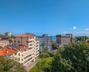 Vista exterior de Pis de lloguer en Santander amb Calefacció, Parquet i Terrassa