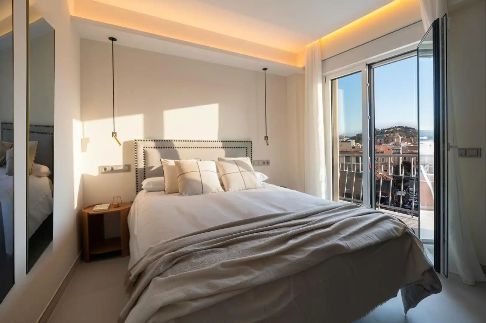 Bedroom of Flat for sale in Málaga  with Air Conditioner, Heating and Terrace
