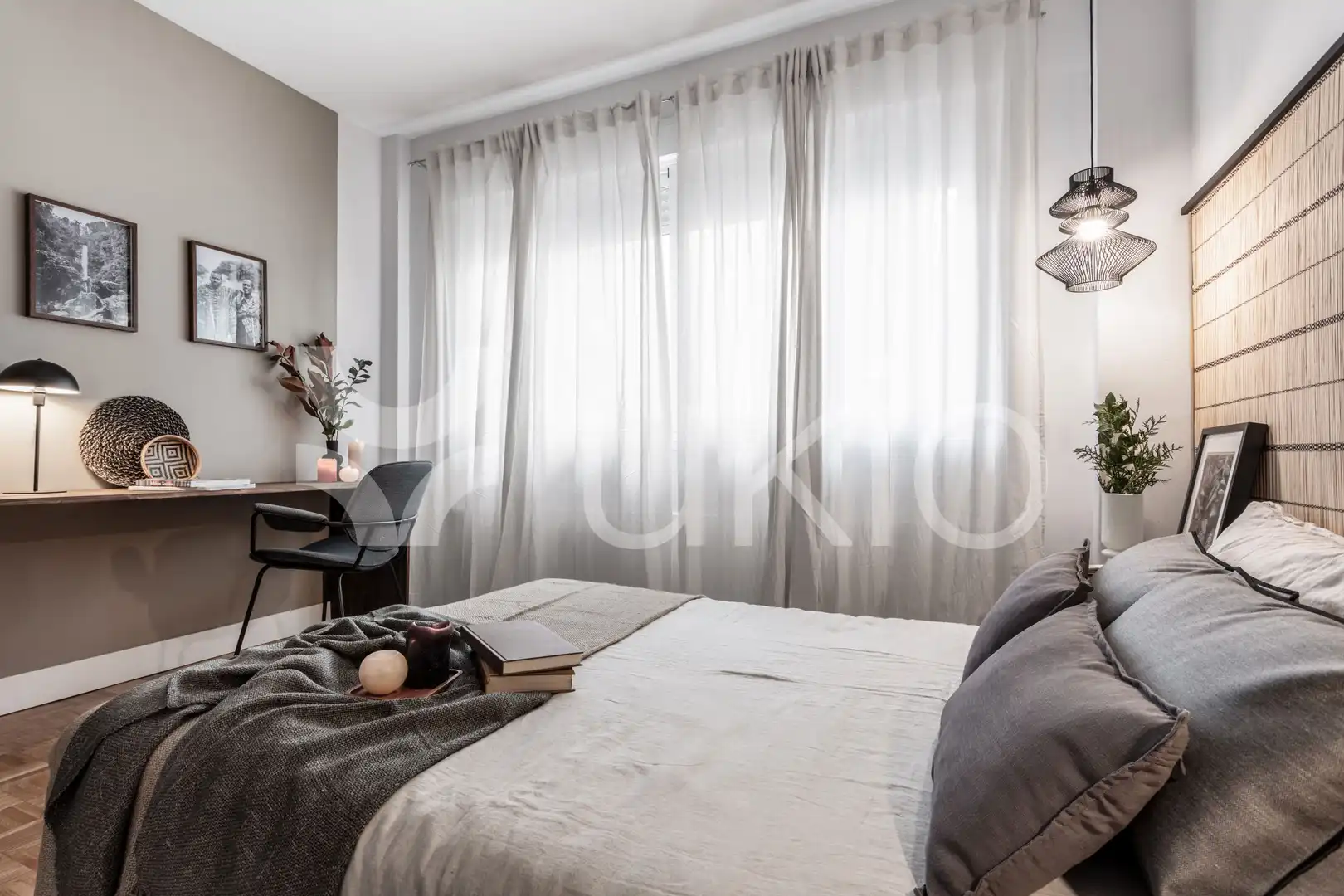 Dormitori de Apartament de lloguer en Madrid amb Aire condicionat, Calefacció i Moblat