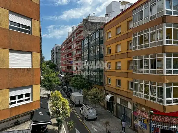 Vista exterior de Pis en venda en Vigo  amb Calefacció, Parquet i Terrassa