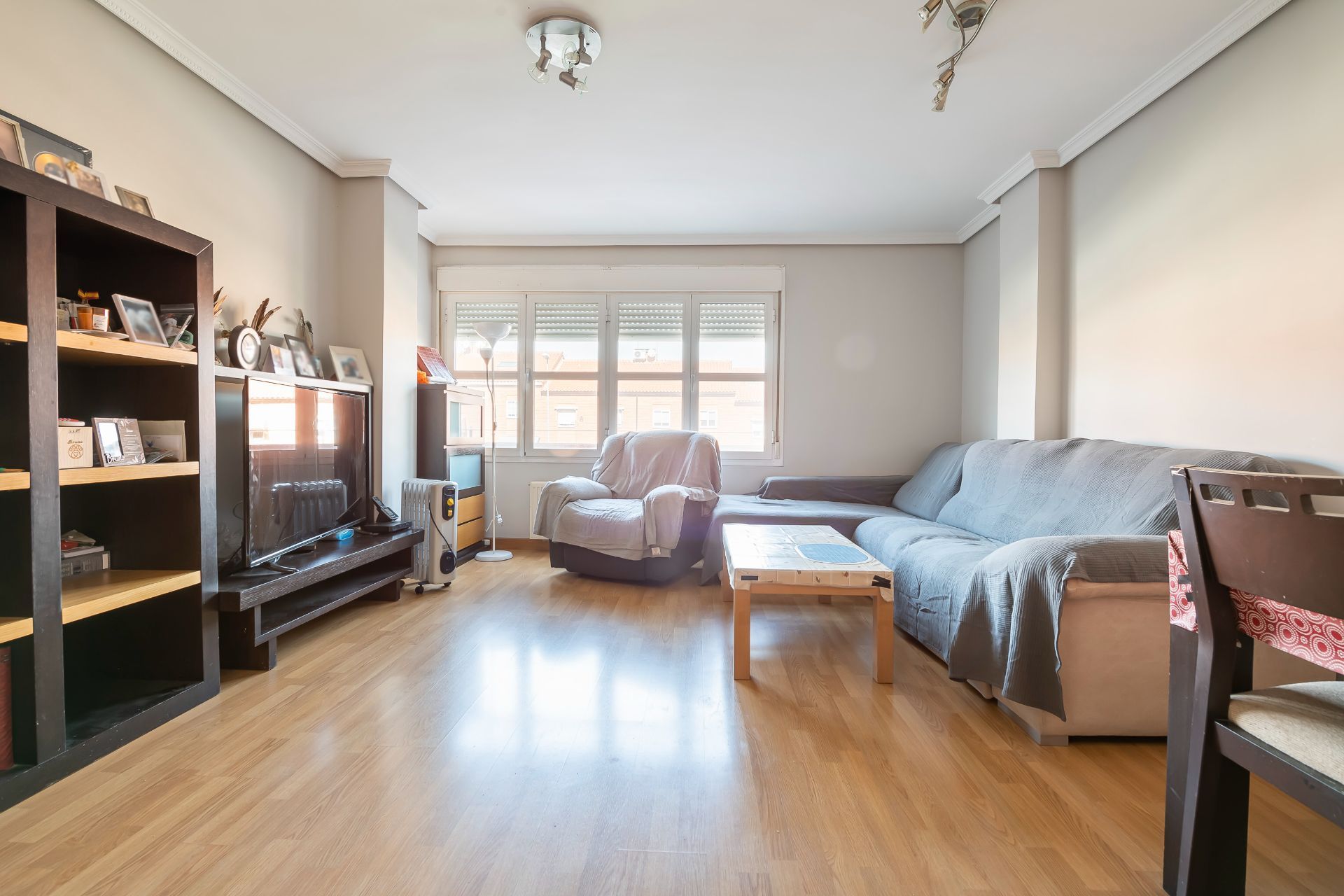Living room of Flat for sale in San Fernando de Henares  with Air Conditioner, Heating and Storage room