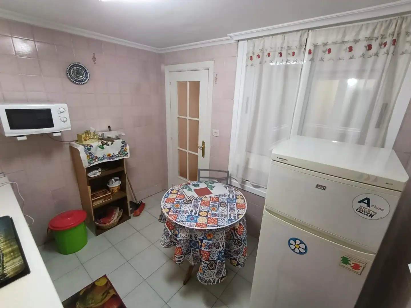 Cuina de Apartament de lloguer en Avilés amb Calefacció i Moblat