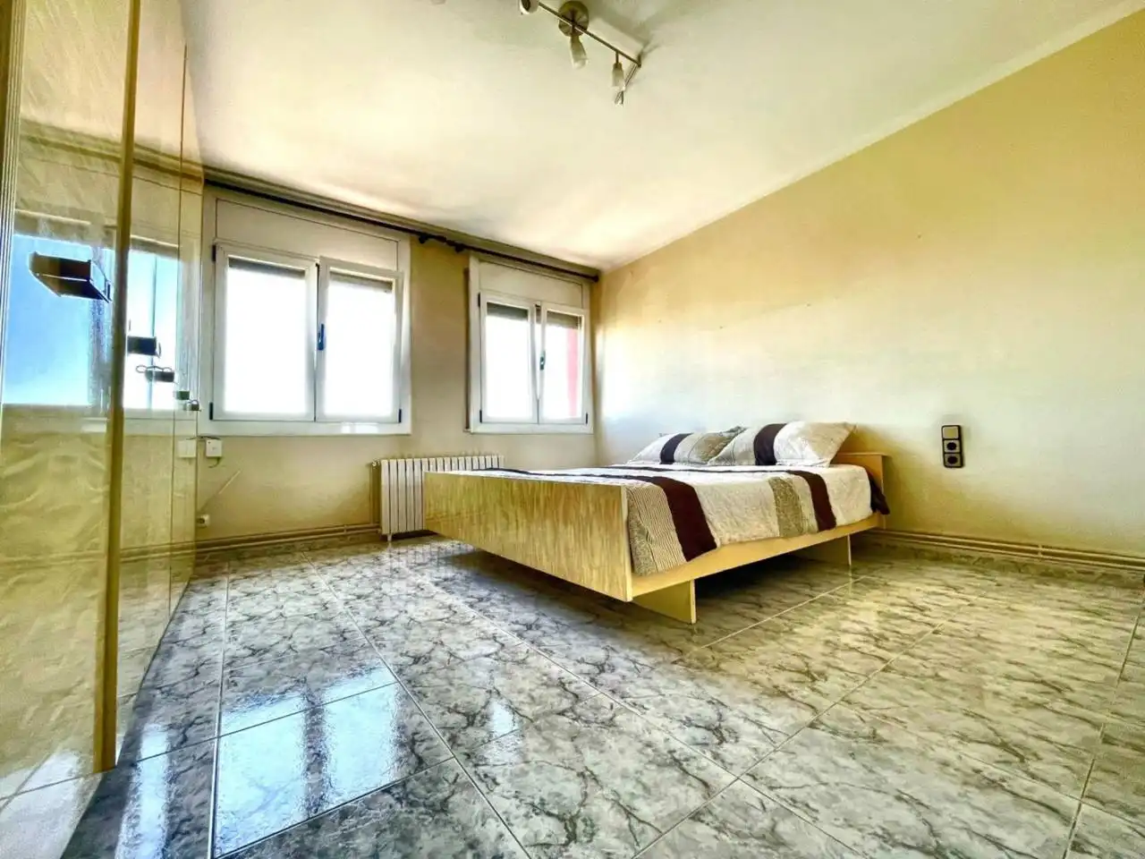 Bedroom of Flat for sale in Cerdanyola del Vallès  with Heating and Balcony