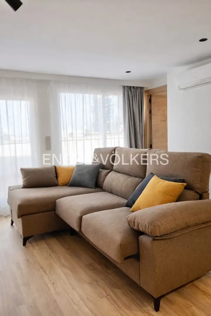 Sala d'estar de Àtic de lloguer en Gandia amb Aire condicionat, Calefacció i Terrassa