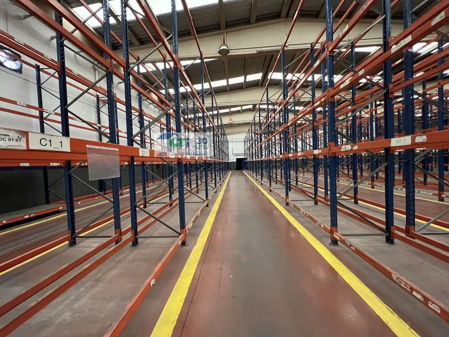 Nau industrial en venda a C / BUENOS AIRES, La Muela
