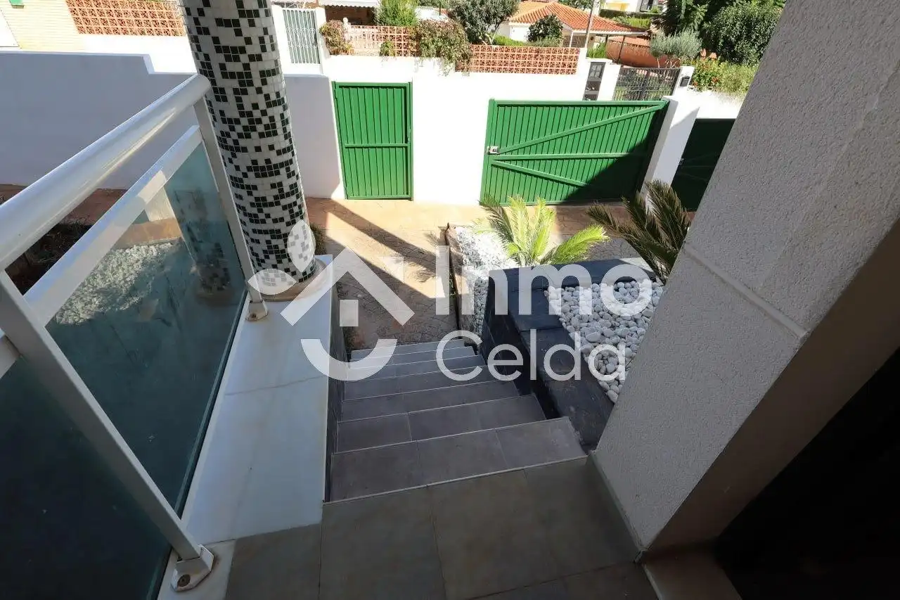 Terraza de Casa adosada en venta en Chiva con Aire acondicionado, Calefacción y Terraza