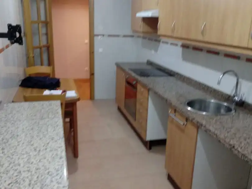 Wohnung zur Miete in Calle del Concejo de Castrillon, 2, Viesques