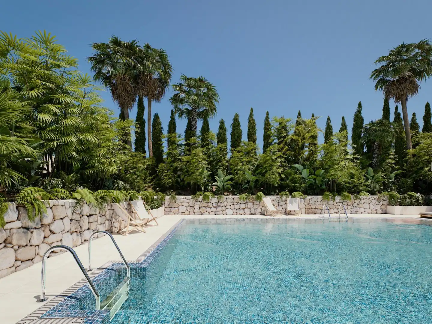 Piscina de Planta baixa en venda en Estepona amb Jardí privat, Terrassa i Piscina comunitària
