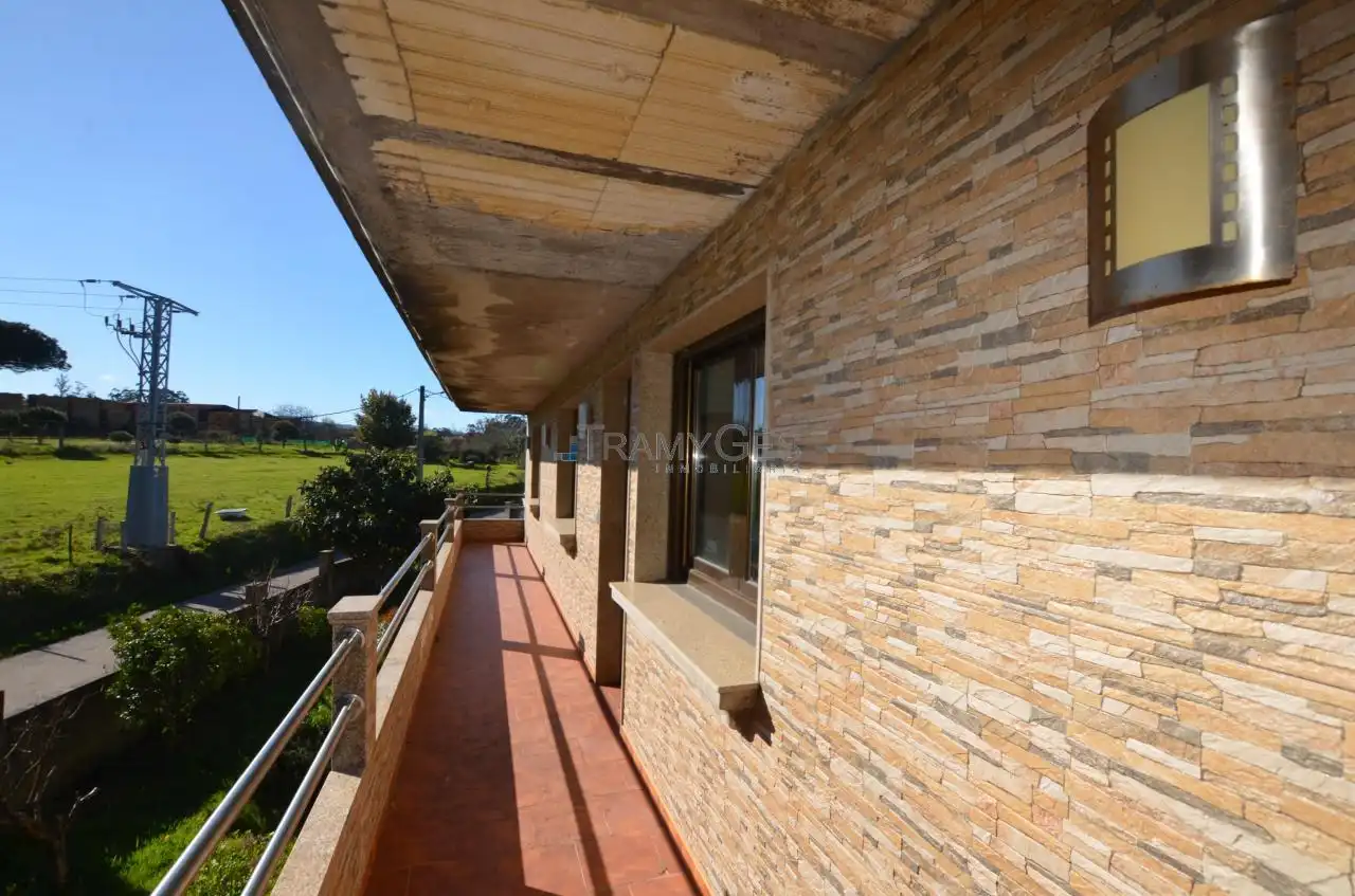 Vista exterior de Casa o xalet en venda en Tomiño amb Jardí privat, Terrassa i Traster
