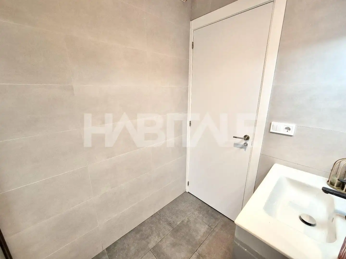 Badezimmer von Wohnung zur untervermieten in Valencia mit Möbliert