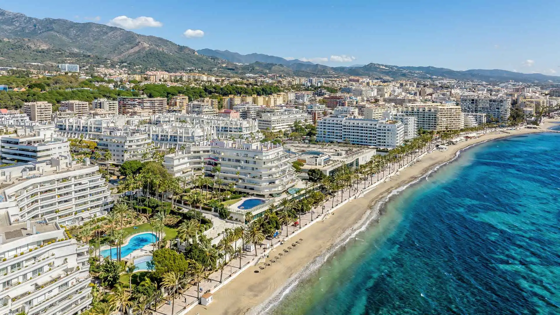 Vista exterior de Local en venta en Marbella con Aire acondicionado y Amueblado