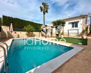 Vista exterior de Casa o xalet en venda en Paterna amb Aire condicionat, Calefacció i Jardí privat