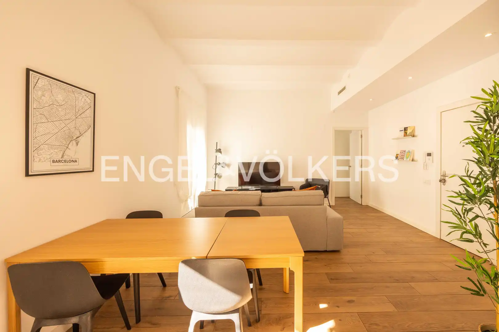Wohnzimmer von Erdgeschoss zum Verkauf in Barcelona mit Klimaanlage, Heizung und Parkett