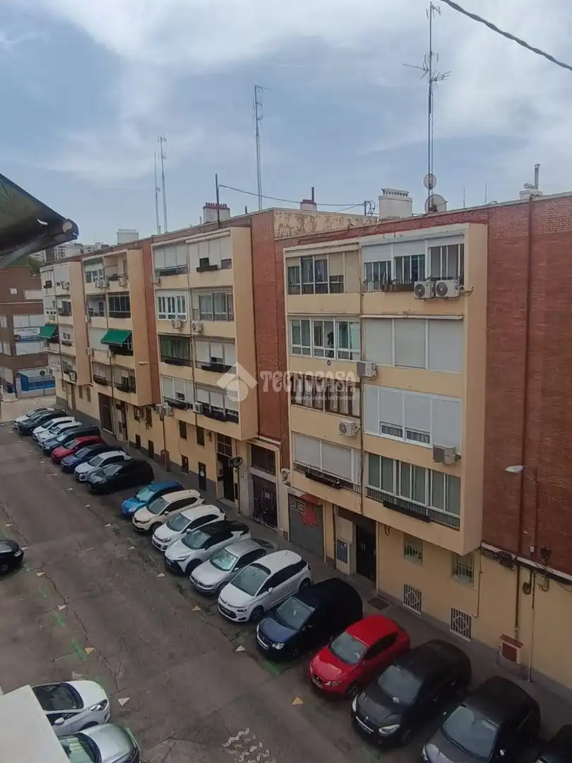 Vista exterior de Piso en venta en Madrid con Terraza
