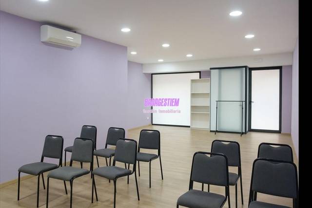 Local comercial en Venta en Can Mariner