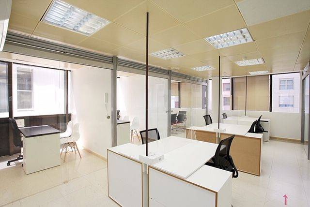 Oficina en Alquiler en Rambla de Méndez Núñez, 5 en Barrio del Centro