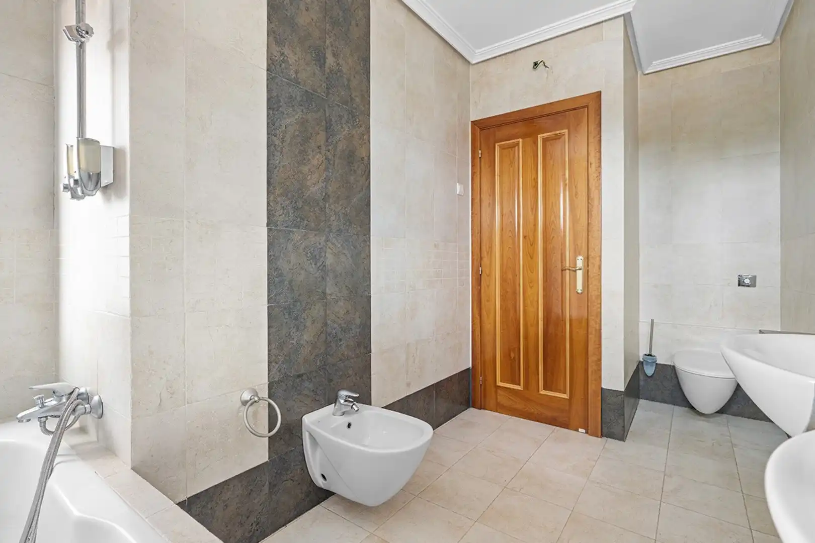 Baño de Casa o chalet en venta en Alicante / Alacant con Aire acondicionado, Jardín privado y Terraza