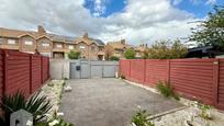 Exterior view of Single-family semi-detached for sale in Arroyomolinos (Madrid)  with Air Conditioner, Heating and Private garden